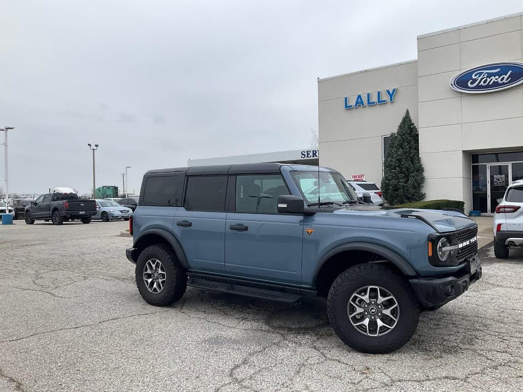 Ford Bronco Badlands 4-Door 4WD 2025