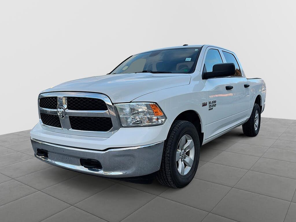RAM 1500 Classic SLT Crew Cab 4WD 2023