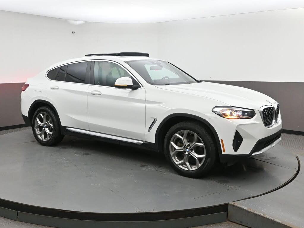 2025 BMW X4 xDrive30i