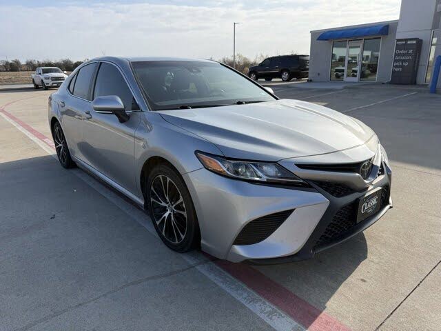 2020 Toyota Camry SE FWD