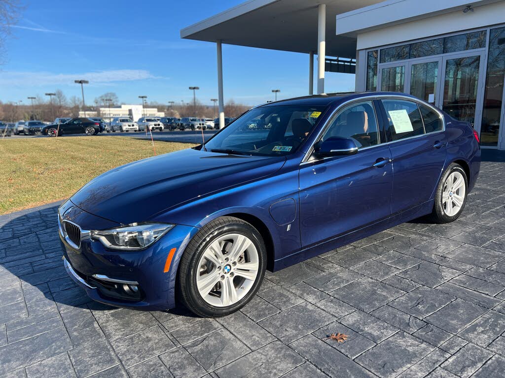2017 BMW 3 Series 330e iPerformance Sedan RWD