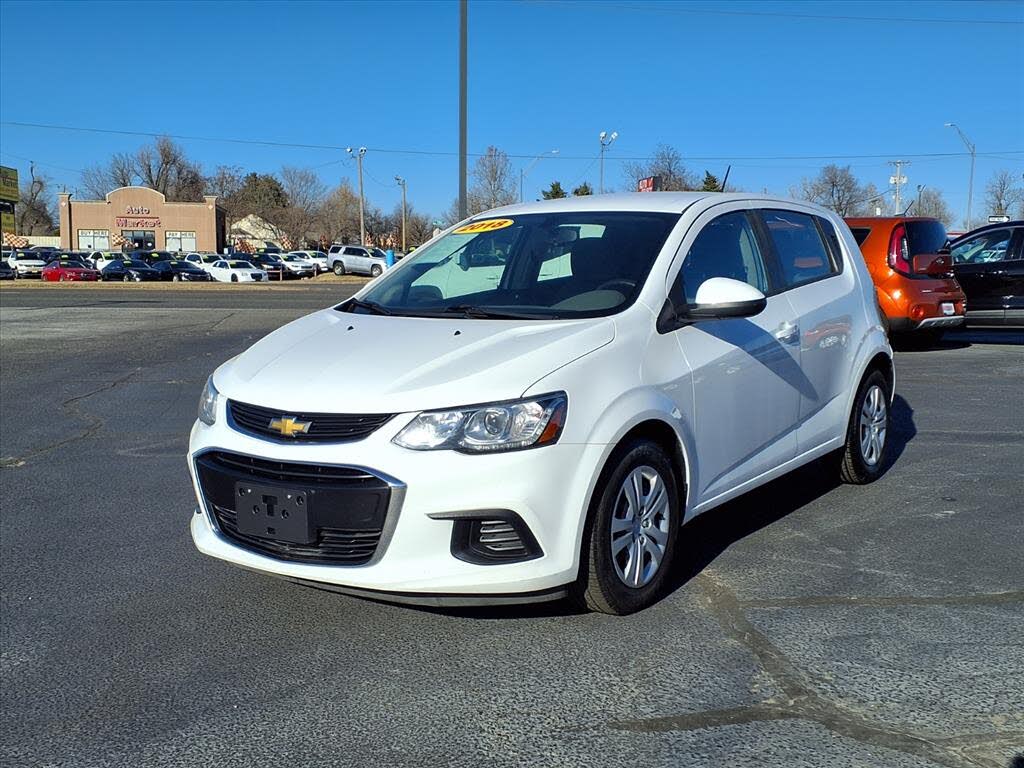 2018 Chevrolet Sonic LT Fleet Hatchback FWD