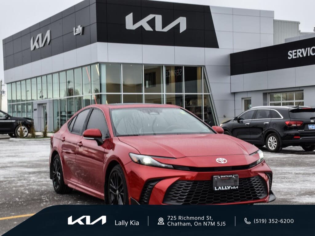 2026 Toyota Camry SE FWD