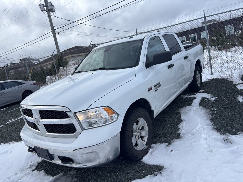 RAM 1500 Classic SLT Crew Cab 4WD 2023