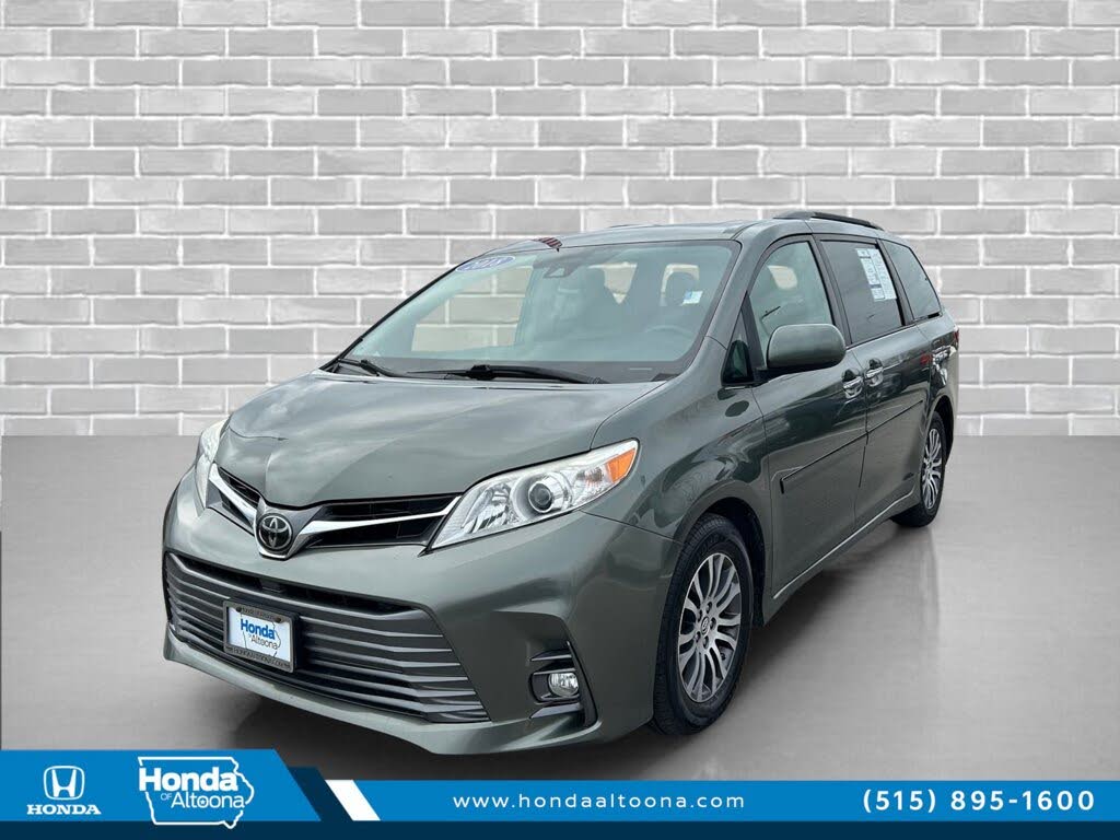 2018 Toyota Sienna XLE 7-Passenger FWD with Auto-Access Seat