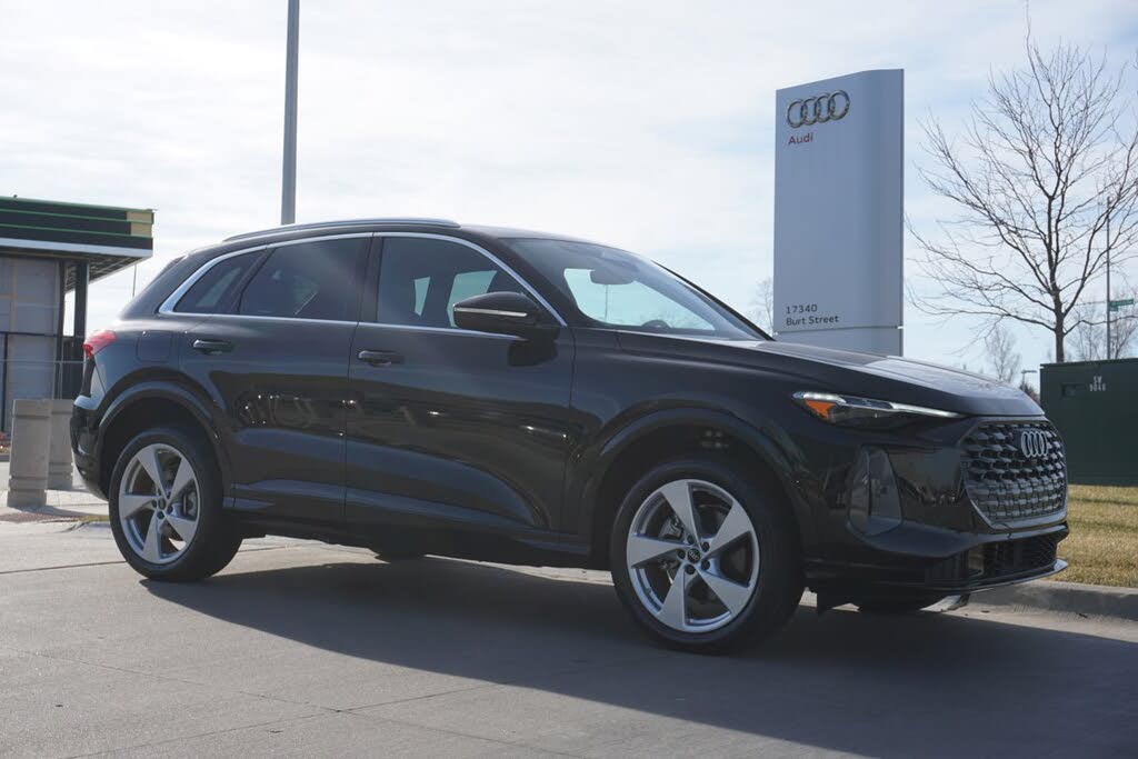 2025 Audi Q5 quattro Premium Plus 40 TFSI