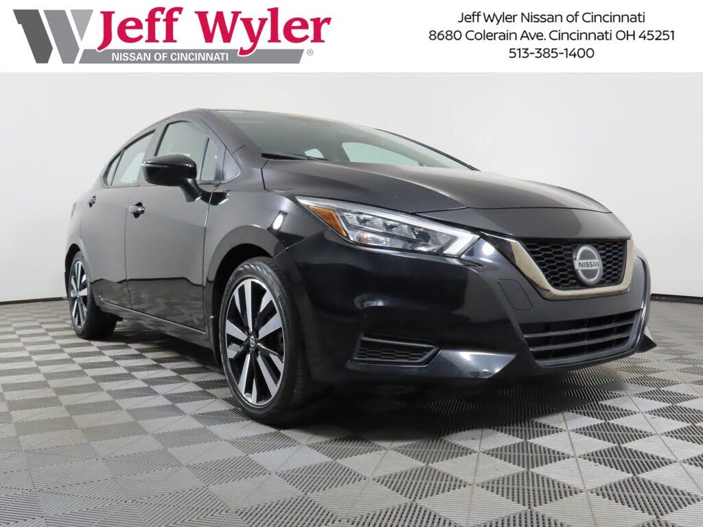 2022 Nissan Versa SR FWD