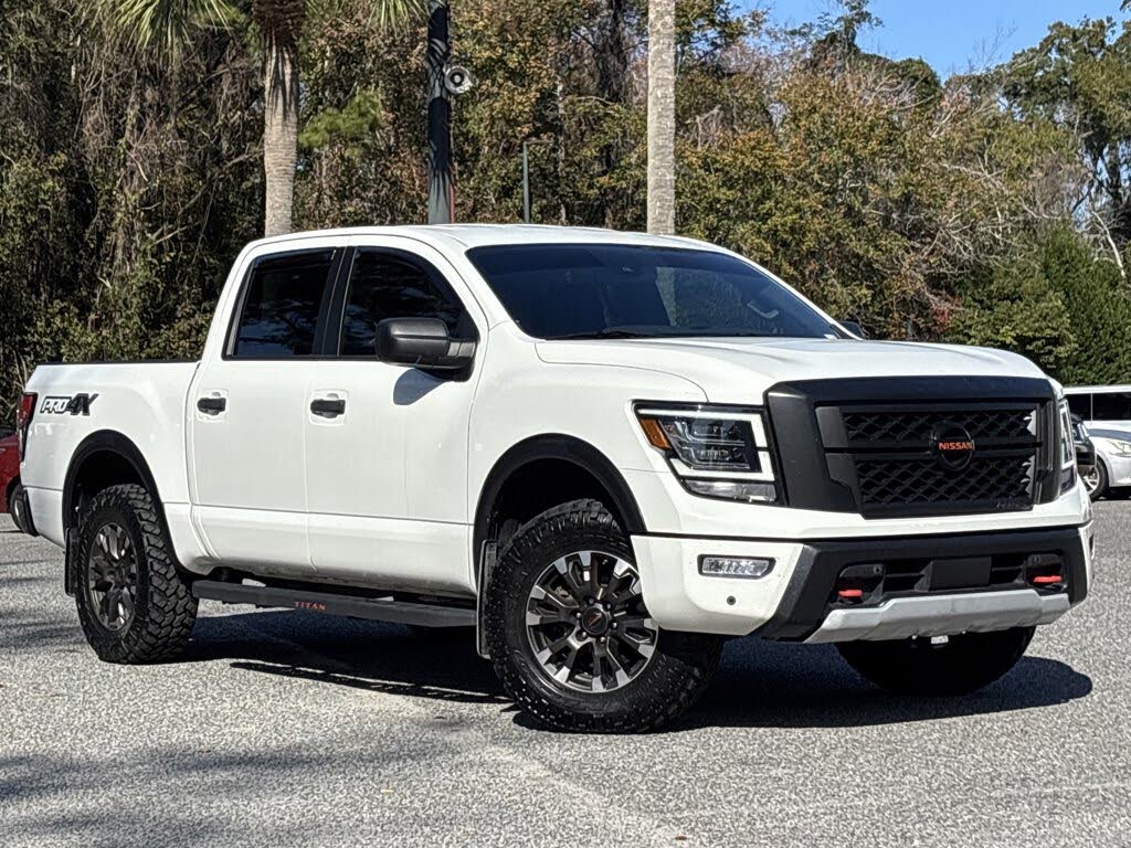 2022 Nissan Titan PRO-4X Crew Cab 4WD