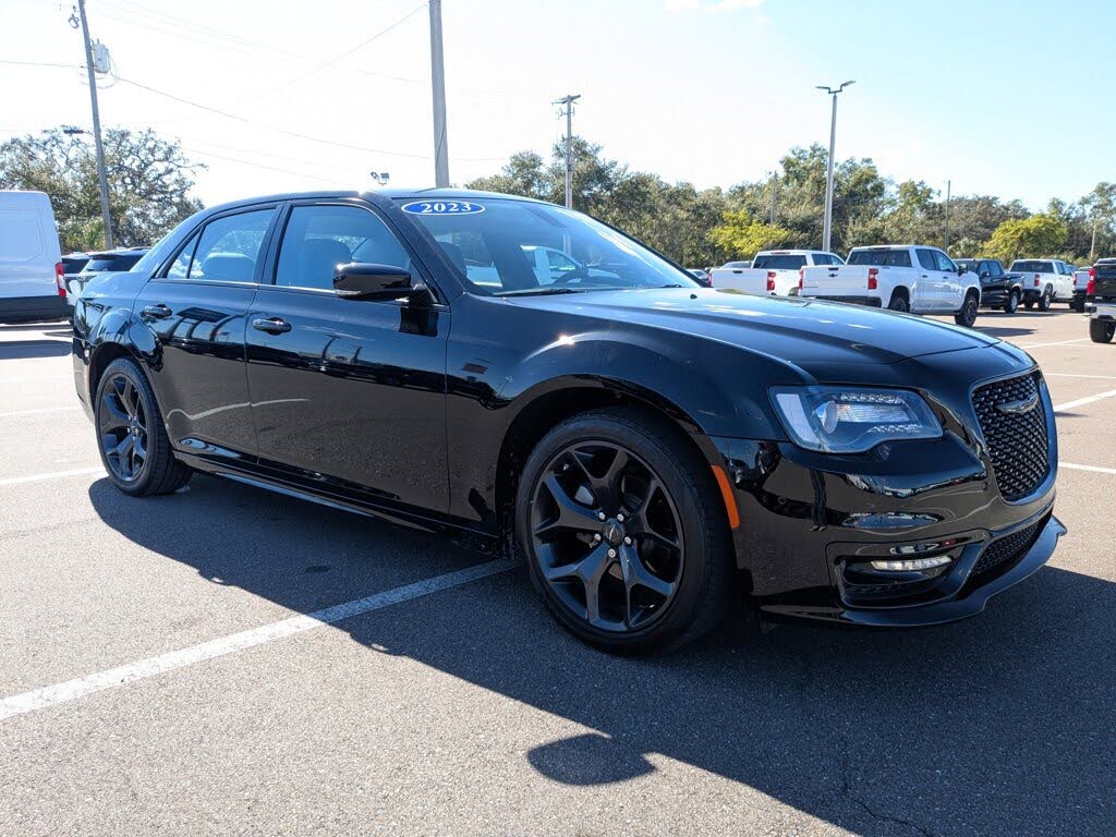 2023 Chrysler 300 Touring L RWD