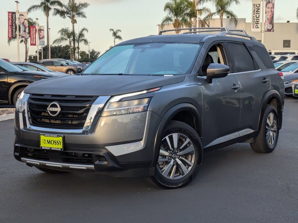 2024 Nissan Pathfinder SL FWD