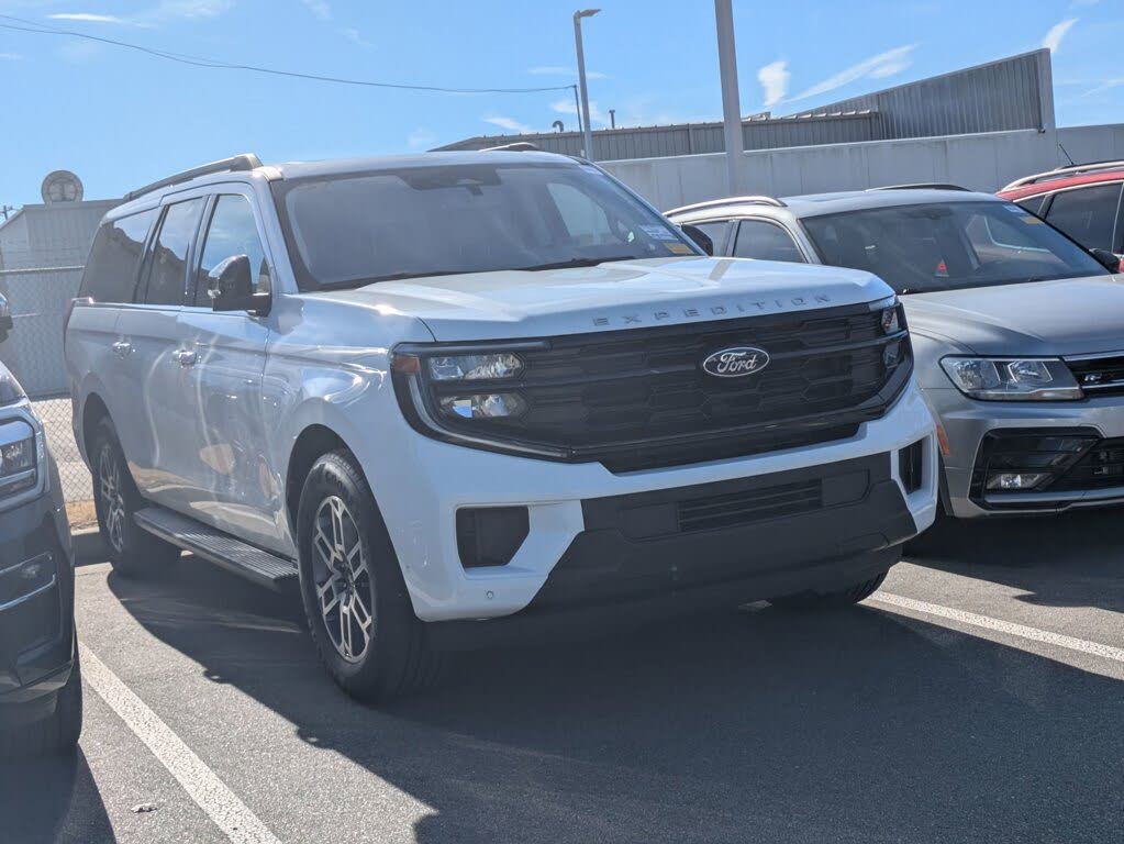 2025 Ford Expedition MAX Active RWD