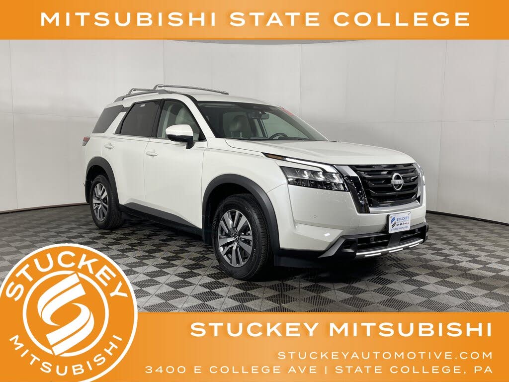 2023 Nissan Pathfinder SL 4WD