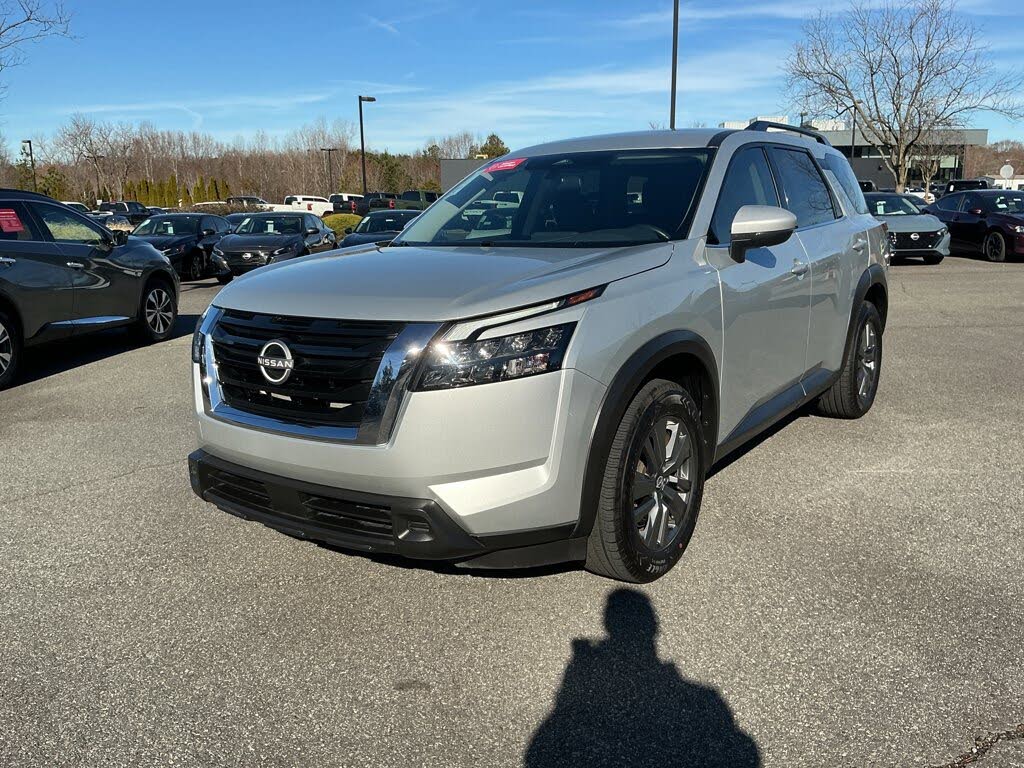 2024 Nissan Pathfinder SV FWD