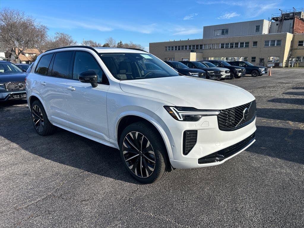 2026 Volvo XC90 B6 Ultra Dark 6-Passenger AWD