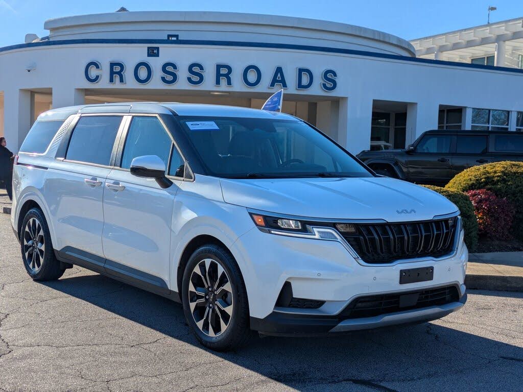 2024 Kia Carnival EX FWD