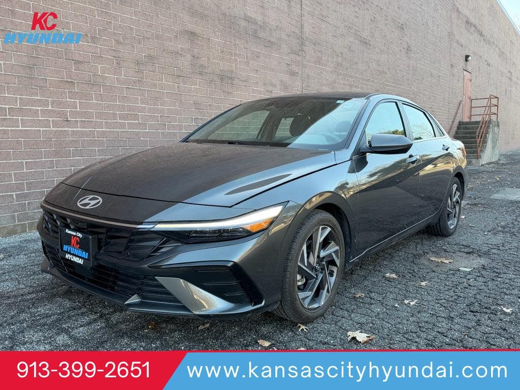 2024 Hyundai Elantra SEL FWD