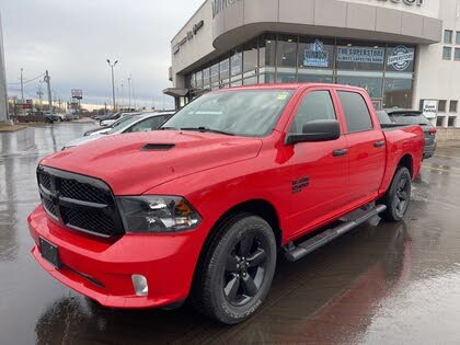 RAM 1500 Classic Express Crew Cab 4WD 2023