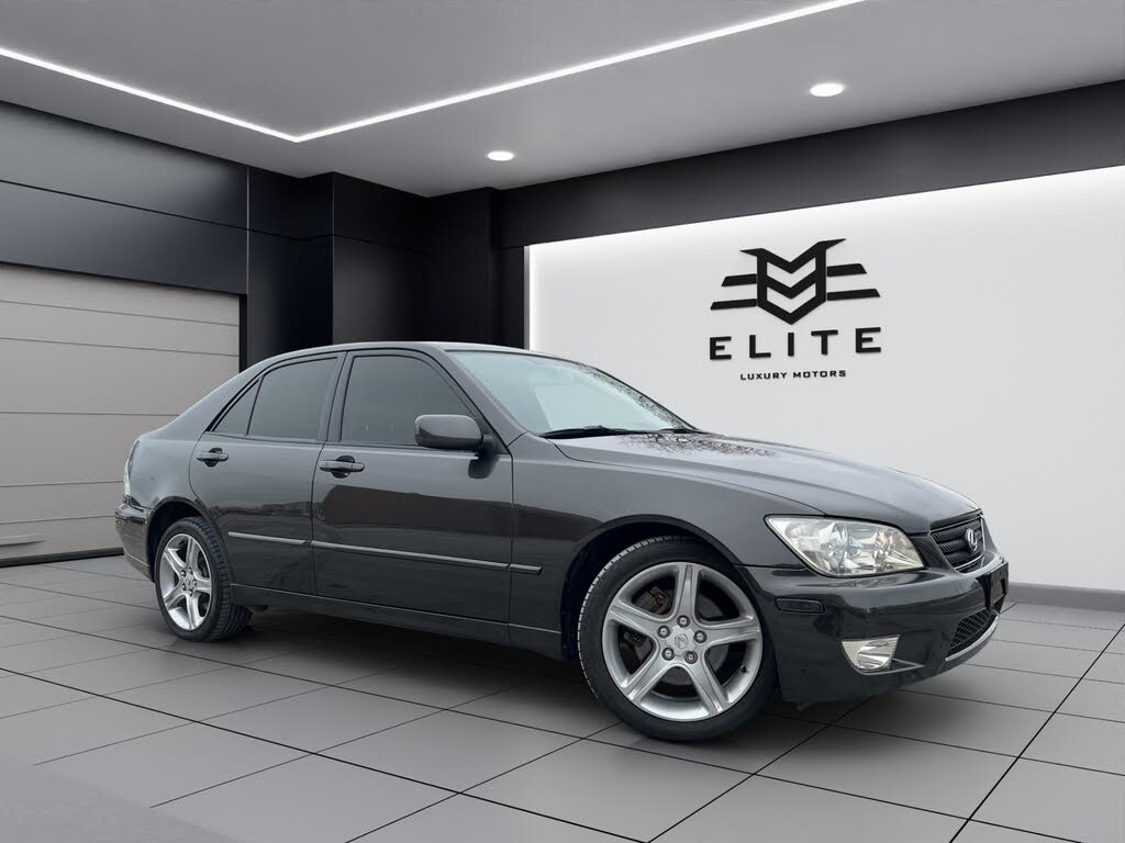 2002 Lexus IS 300 Sedan RWD