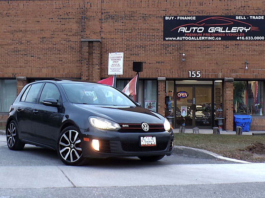 Volkswagen Golf GTI 2.0T 4-Door FWD with Sunroof and Navigation 2013