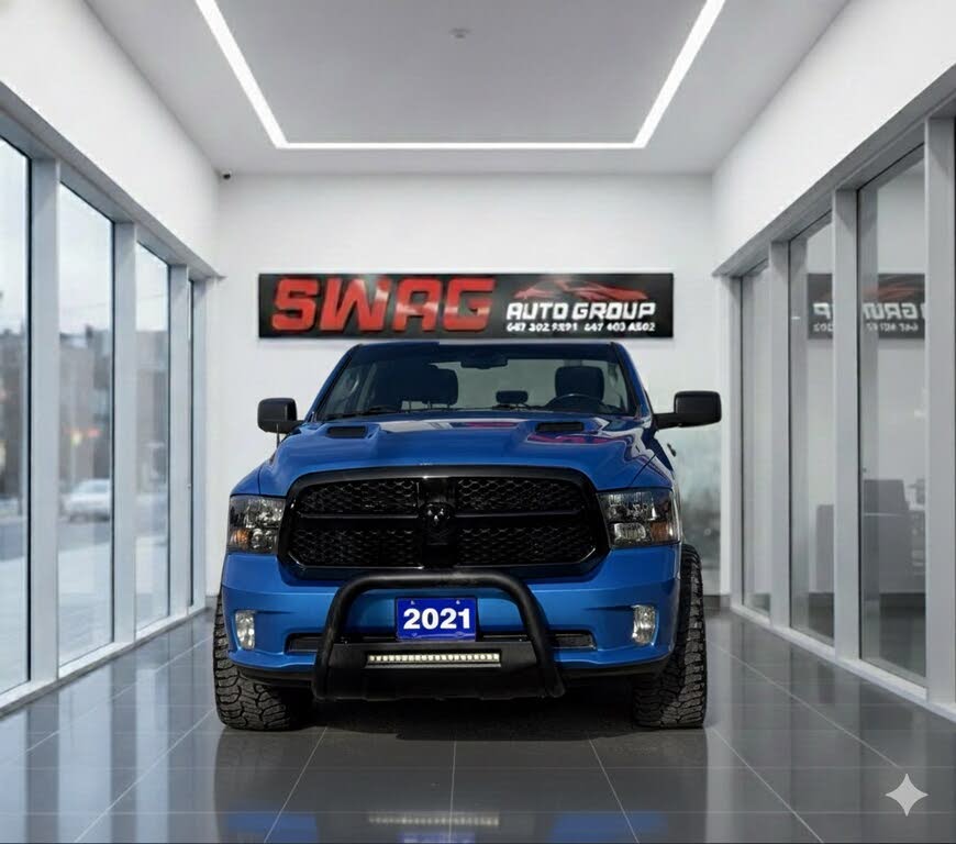 RAM 1500 Classic Express Crew Cab 4WD 2021