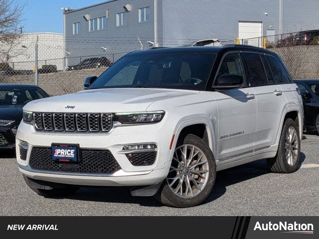 2023 Jeep Grand Cherokee Summit 4WD