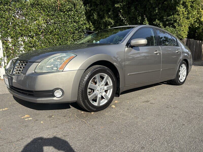 2004 Nissan Maxima SE