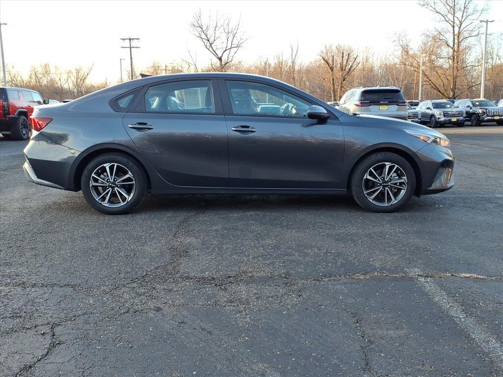 2023 Kia Forte LXS FWD
