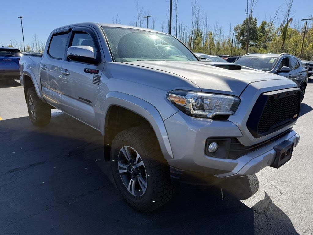 2017 Toyota Tacoma SR5 V6 Double Cab LB 4WD