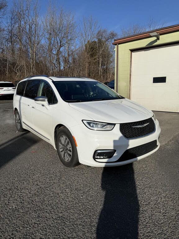 2021 Chrysler Pacifica Hybrid Limited FWD