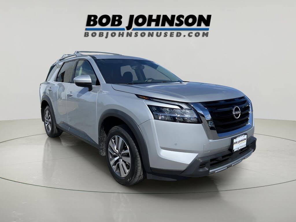 2023 Nissan Pathfinder SL 4WD