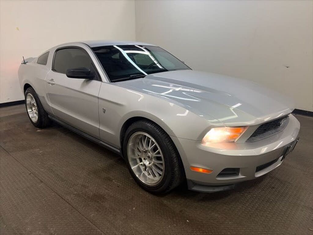 2012 Ford Mustang V6 Premium Coupe RWD