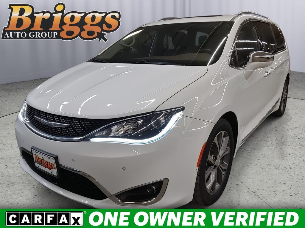 2017 Chrysler Pacifica Limited FWD