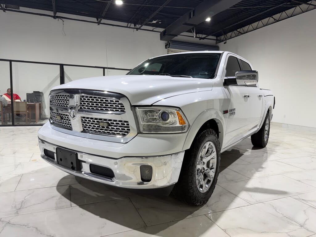 2017 RAM 1500 Laramie Crew Cab 4WD