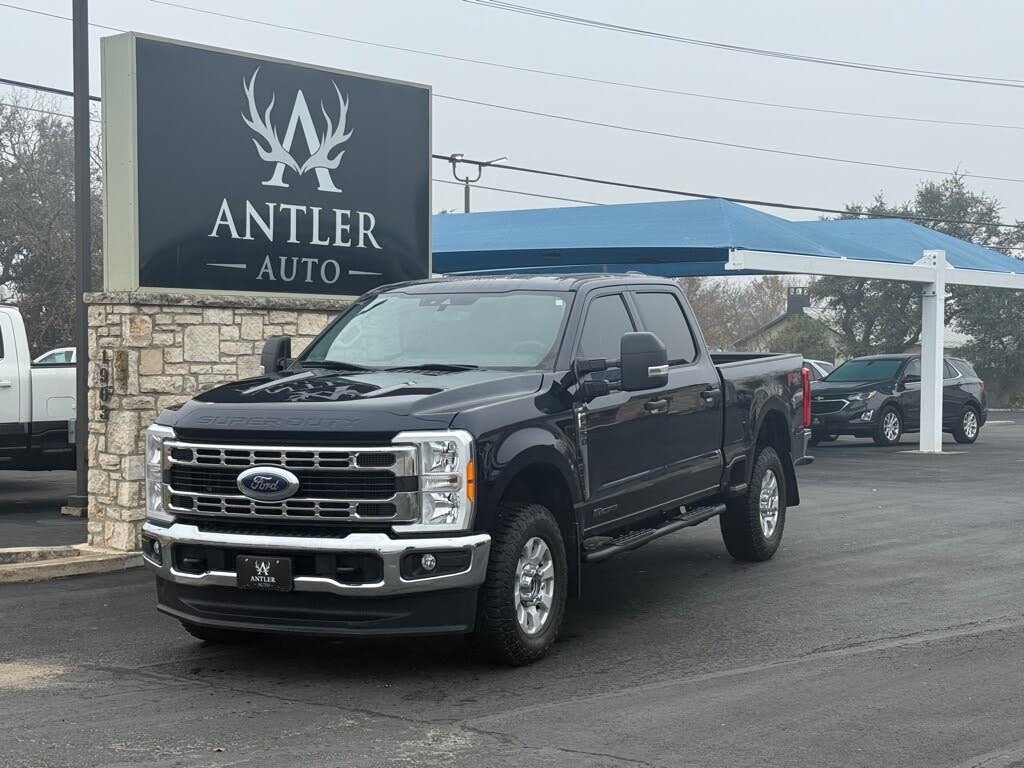 2023 Ford F-250 Super Duty XLT Crew Cab 4WD