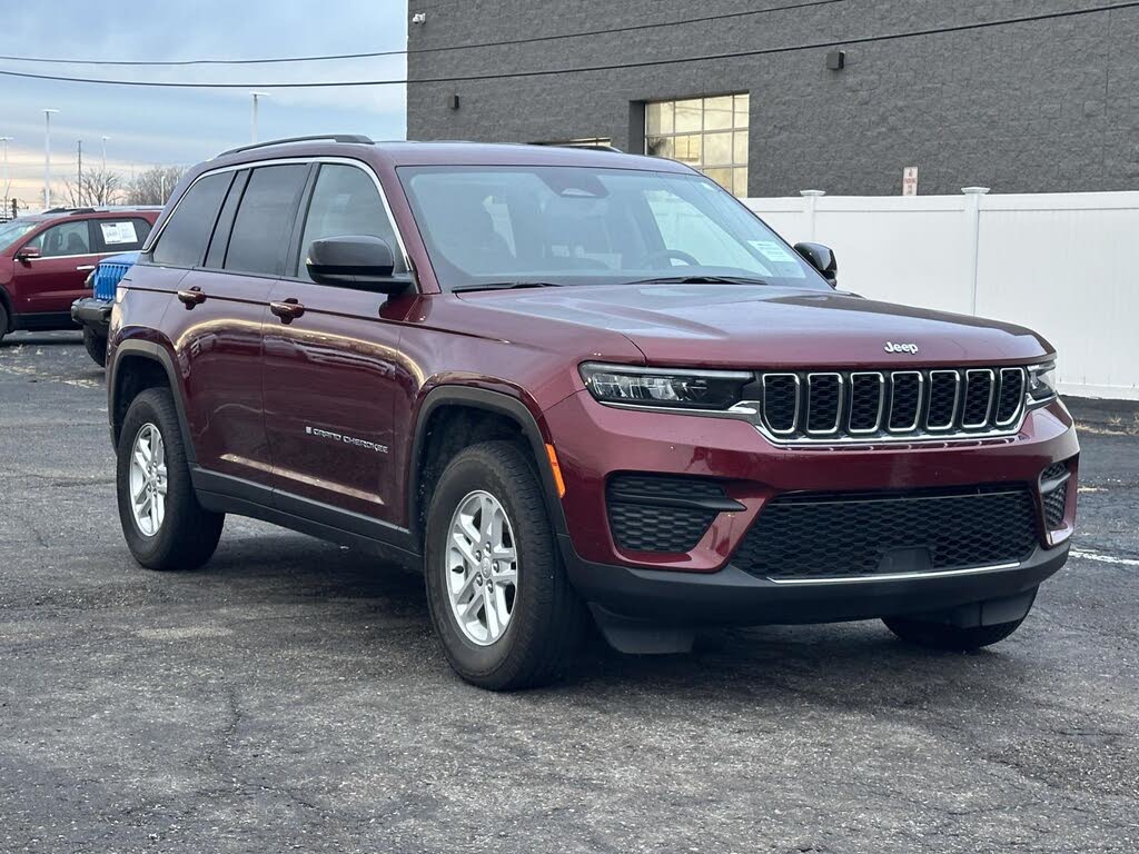 2024 Jeep Grand Cherokee Laredo 4WD