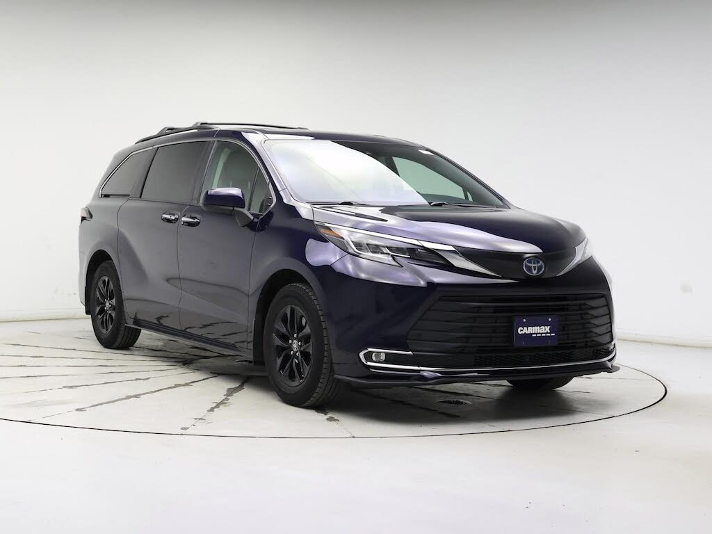 2022 Toyota Sienna XLE 7-Passenger FWD