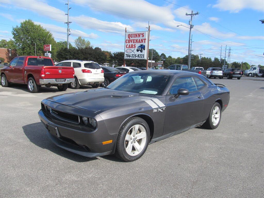 2013 Dodge Challenger SXT RWD