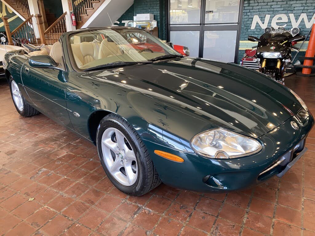 2000 Jaguar XK-Series XK8 Convertible RWD