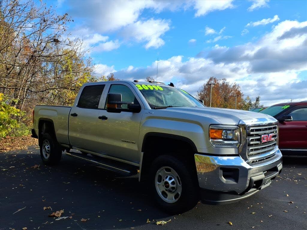 2018 GMC Sierra 2500HD Base Crew Cab SB 4WD