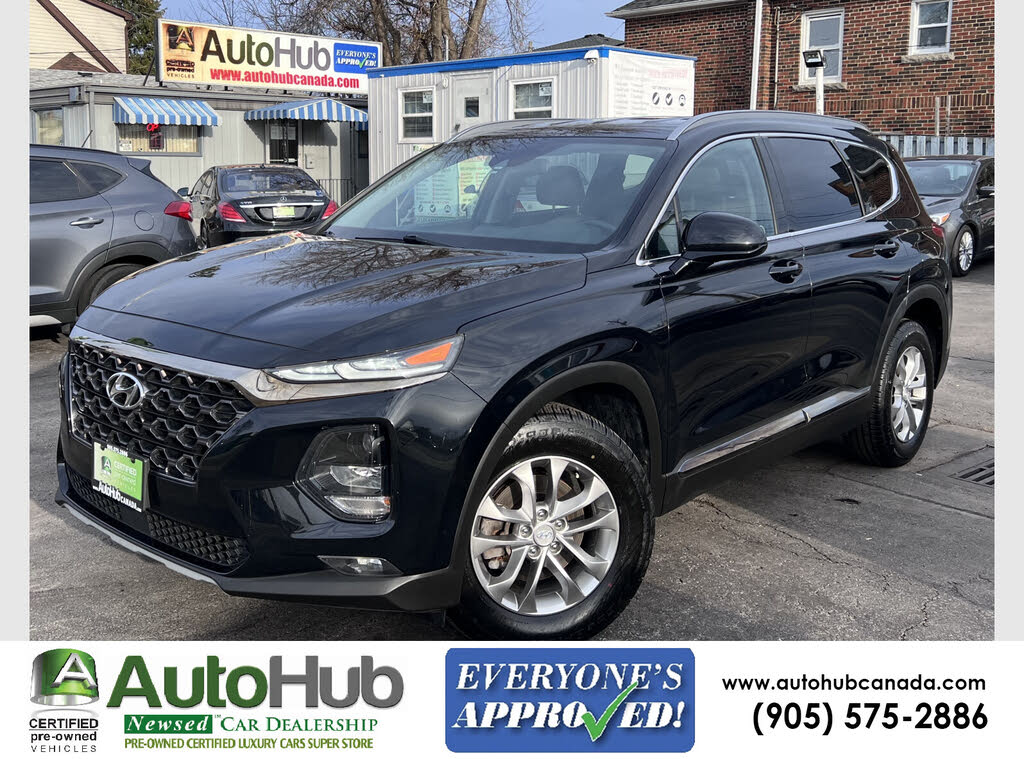 Hyundai Santa Fe 2.4L Essential FWD with SmartSense Package and Dark Chrome Accent 2019
