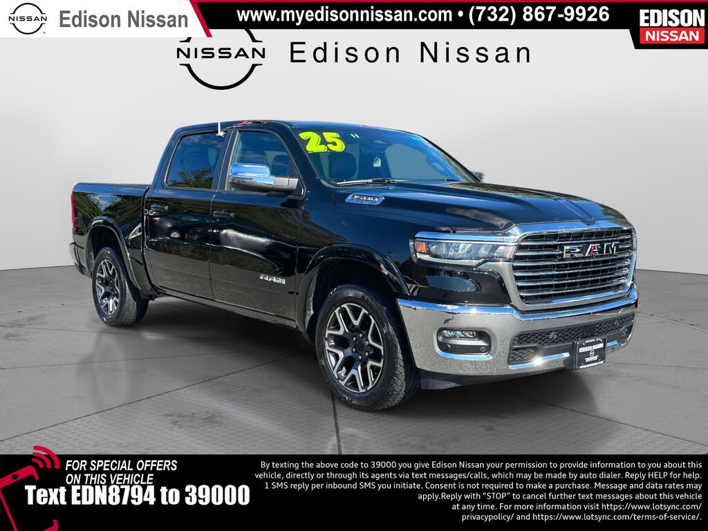 2025 RAM 1500 Laramie Crew Cab 4WD