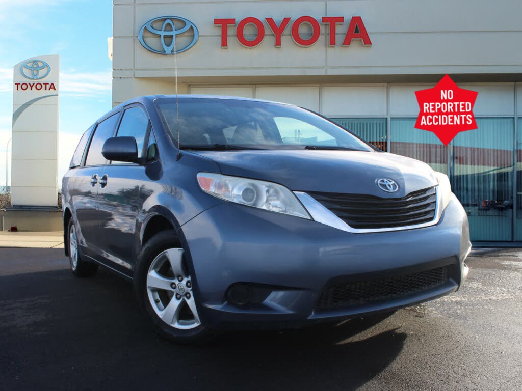2014 Toyota Sienna LE 8-Passenger