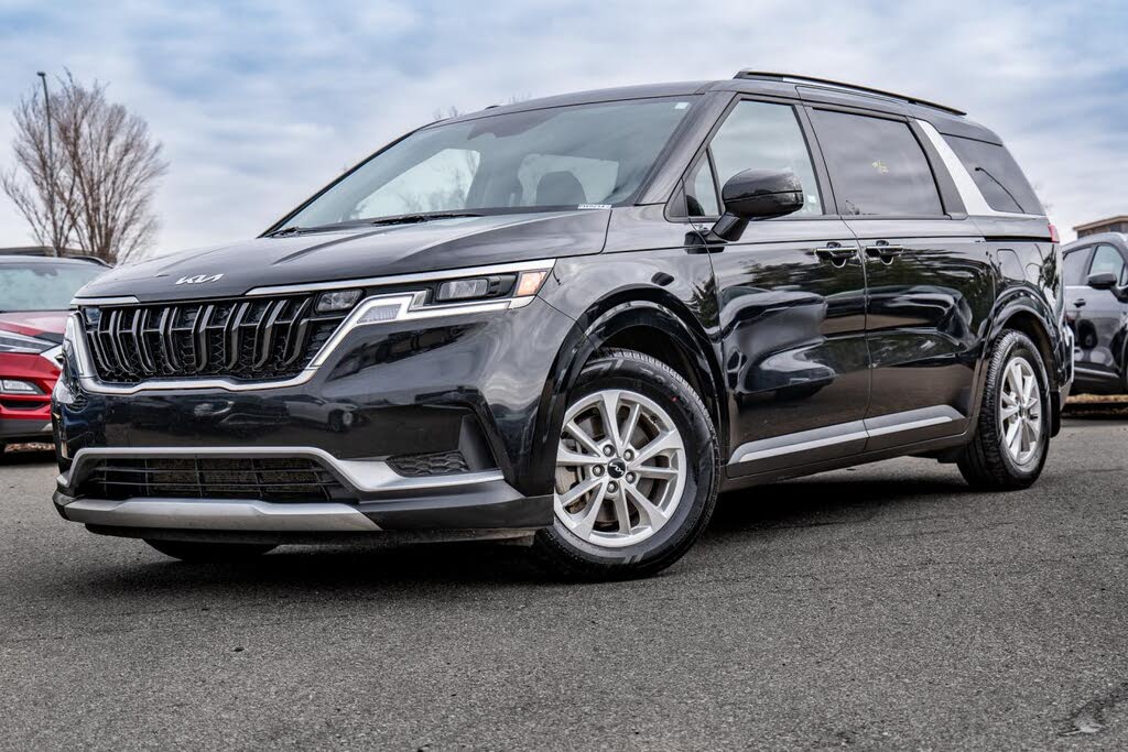 Kia Carnival LX FWD 2024