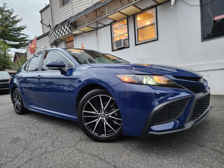 2024 Toyota Camry SE Nightshade FWD