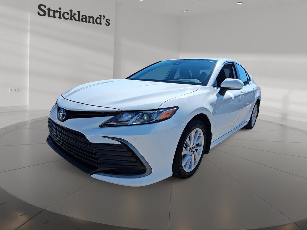 2024 Toyota Camry Hybrid LE FWD