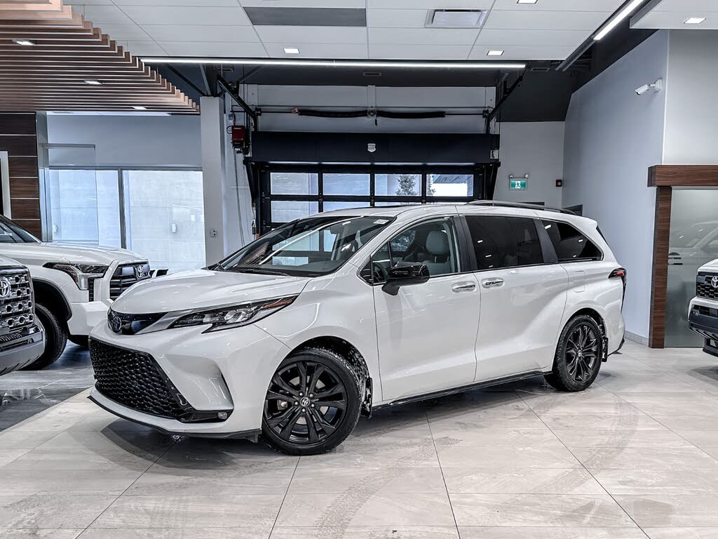 2023 Toyota Sienna XSE 7-Passenger FWD