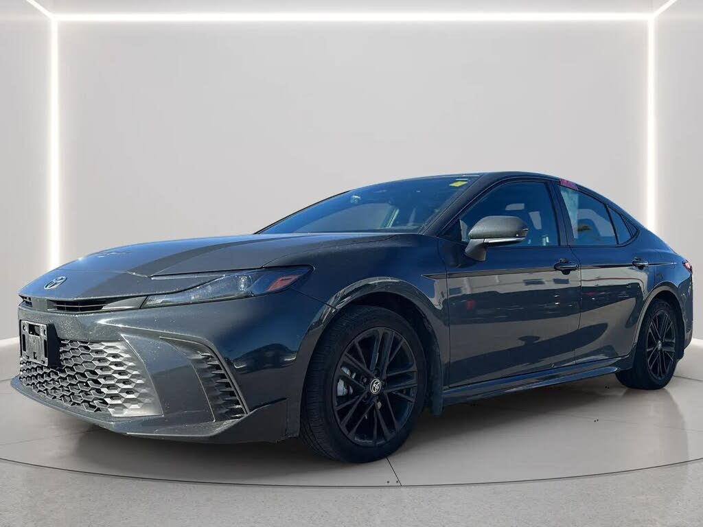 Toyota Camry SE AWD 2025