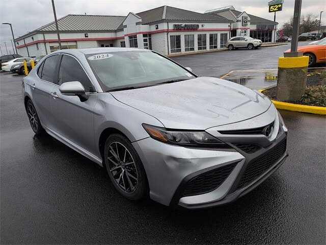 2024 Toyota Camry SE FWD