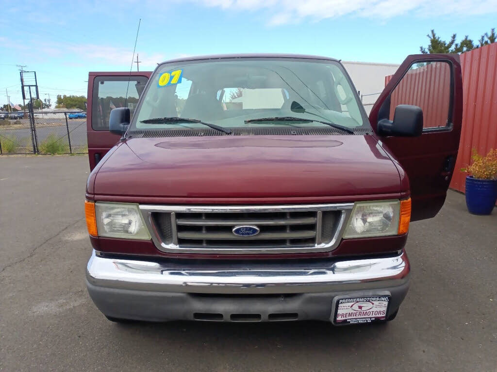 2007 Ford E-Series E-150 XLT Passenger Van