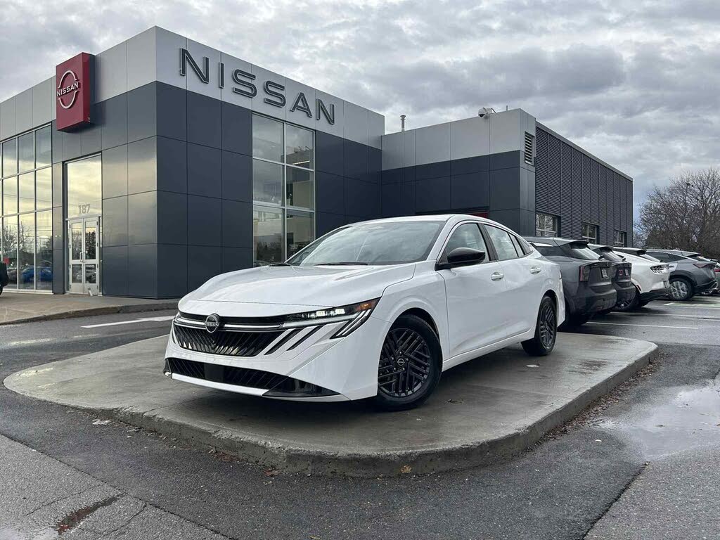 Nissan Sentra SV FWD 2026